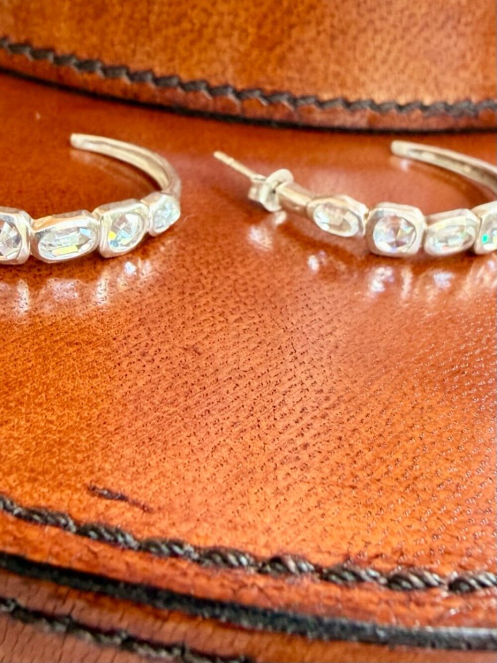 Retired Silpada Magnifique CZ Hoop Post Earrings P2792 Sterling Silver - Picture 10 of 10